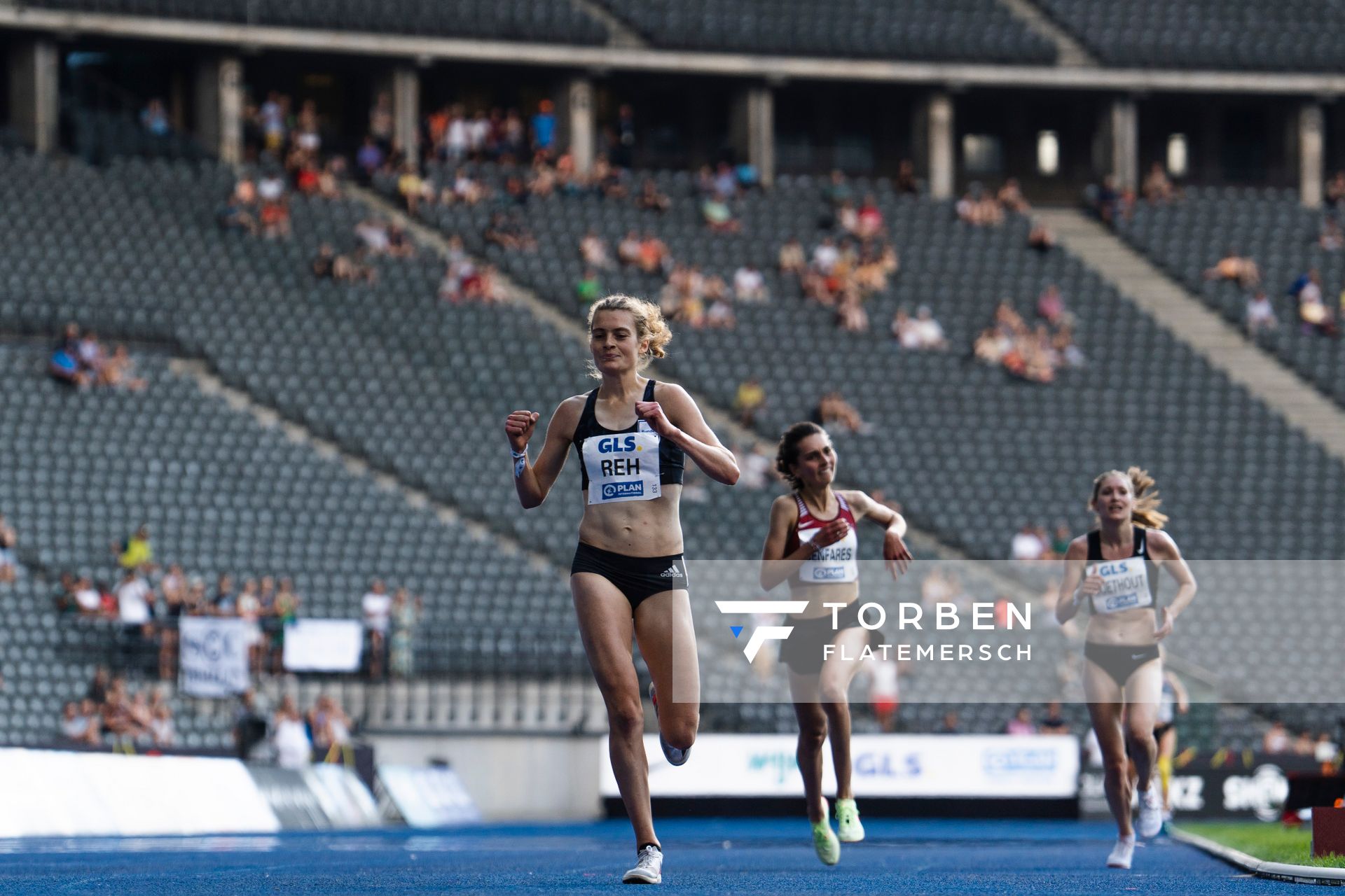 Alina Reh (SCC Berlin) gewinnt ueber 5000m waehrend der deutschen Leichtathletik-Meisterschaften im Olympiastadion am 26.06.2022 in Berlin
